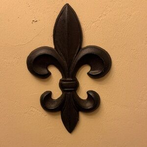 Elegant Black Fleur-de-Lis Wall Decor